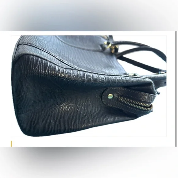 Brahmin Handbag in great condition with long strap
